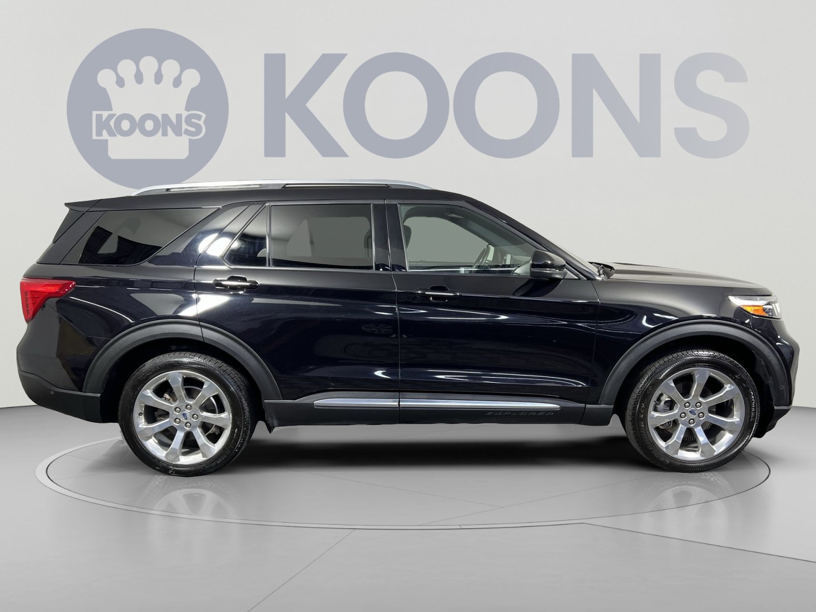 Used 2020 Ford Explorer Platinum w/ Premium Technology Package AWD/4WD image 12