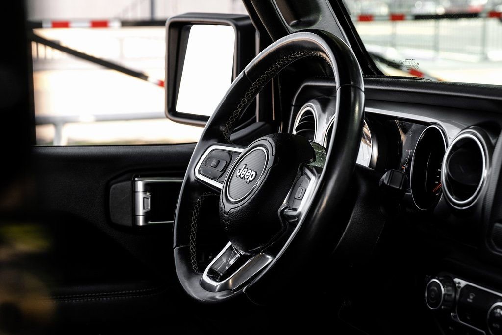 Used 2020 Jeep Wrangler Unlimited Sahara image 24