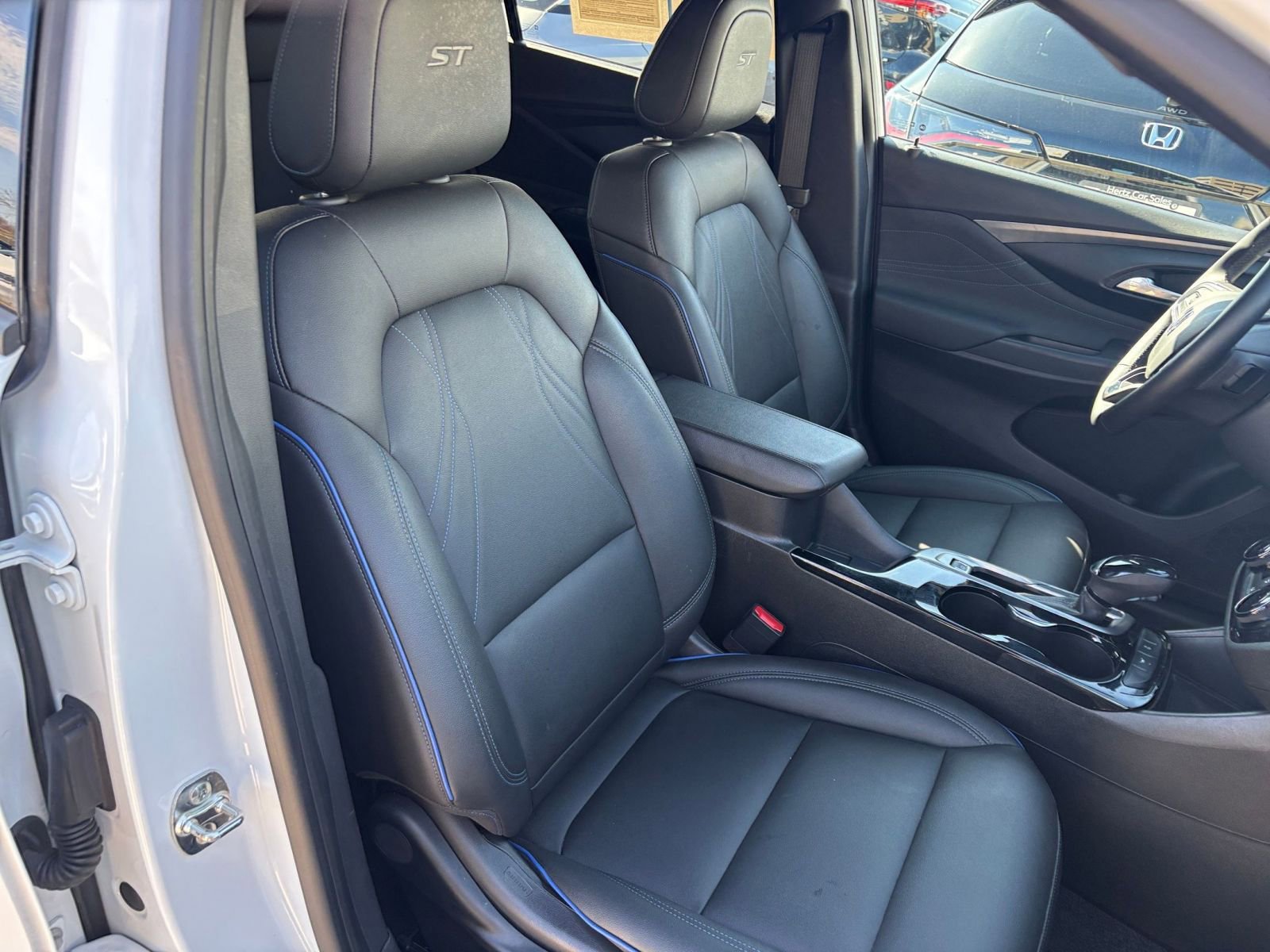 Used 2025 Buick Envista Sport Touring image 35