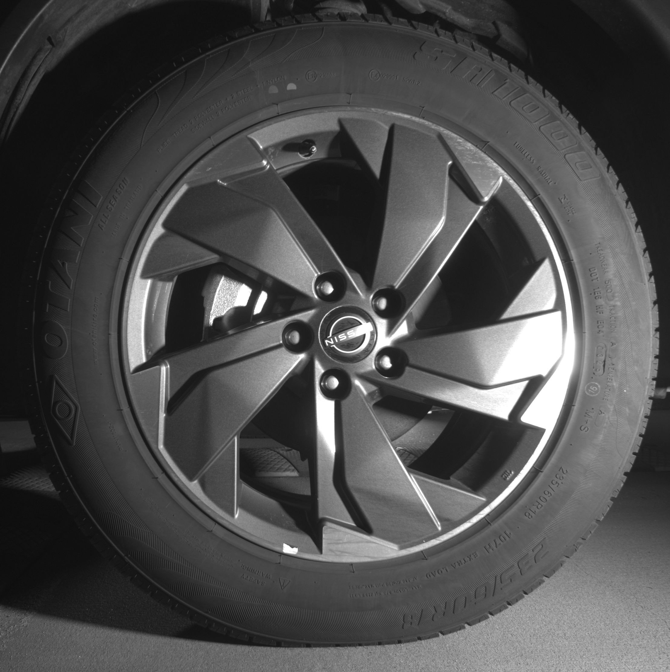 Used 2024 Nissan Rogue SV image 12