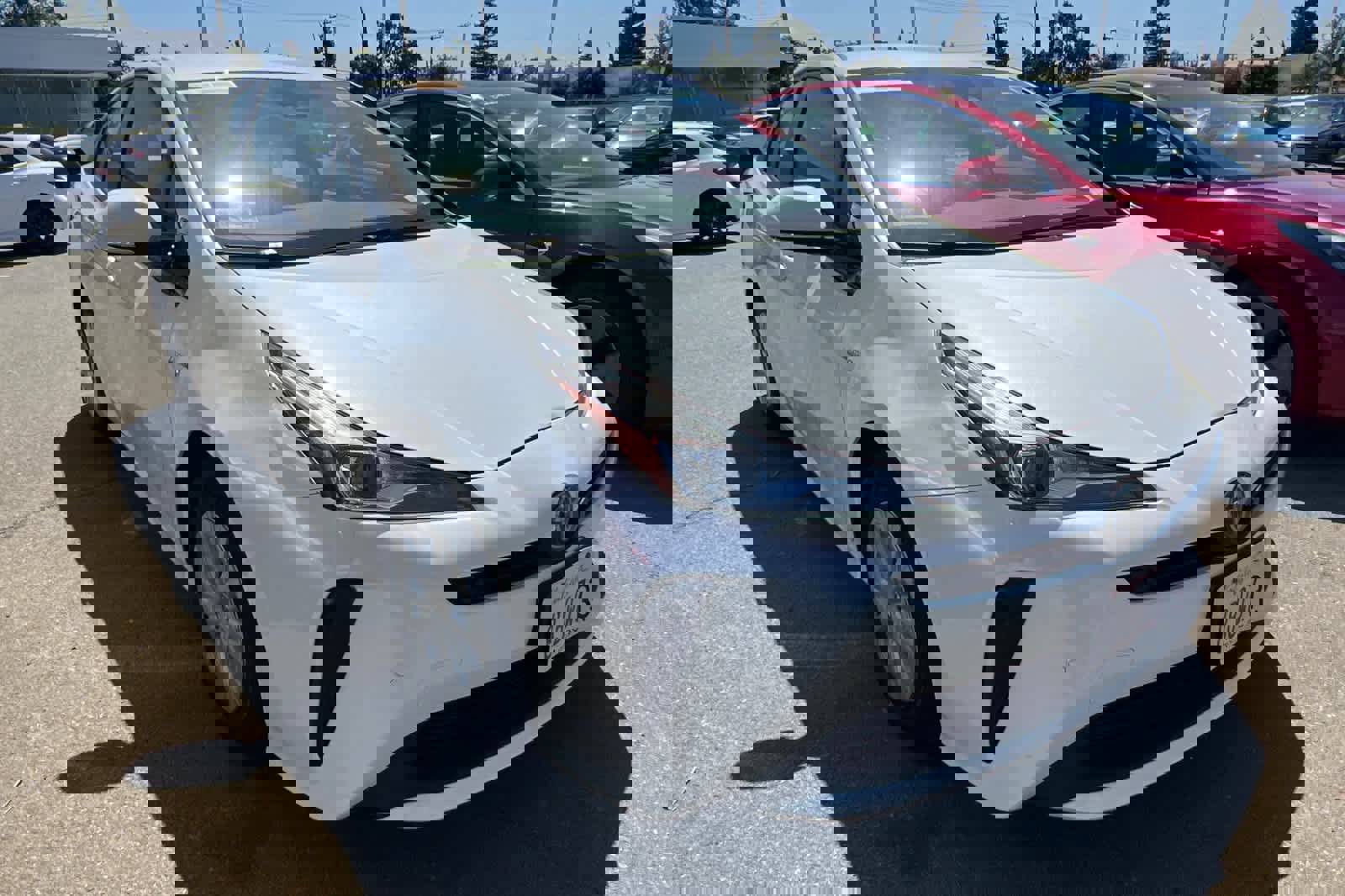 Used 2019 Toyota Prius LE w/ Carpet Mat Package FWD image 3