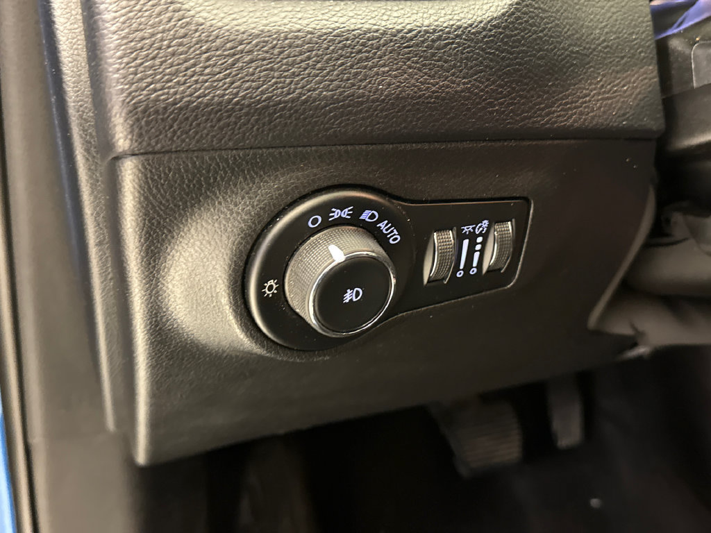 Used 2017 Jeep Compass Latitude w/ Popular Equipment Group AWD/4WD image 21