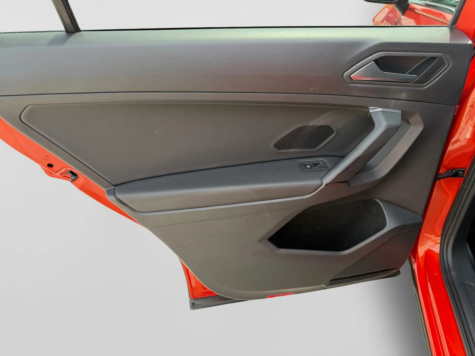 Used 2019 Volkswagen Tiguan SE image 26