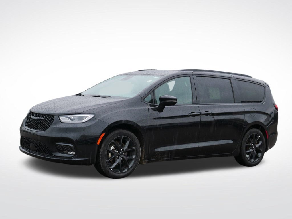 Used 2025 Chrysler Pacifica Limited FWD image 7