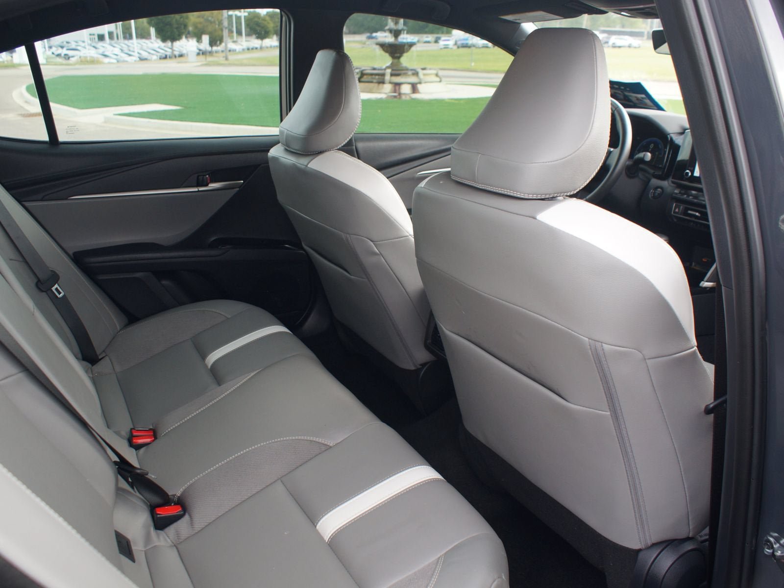 Used 2025 Toyota Camry SE w/ Convenience Package FWD image 21