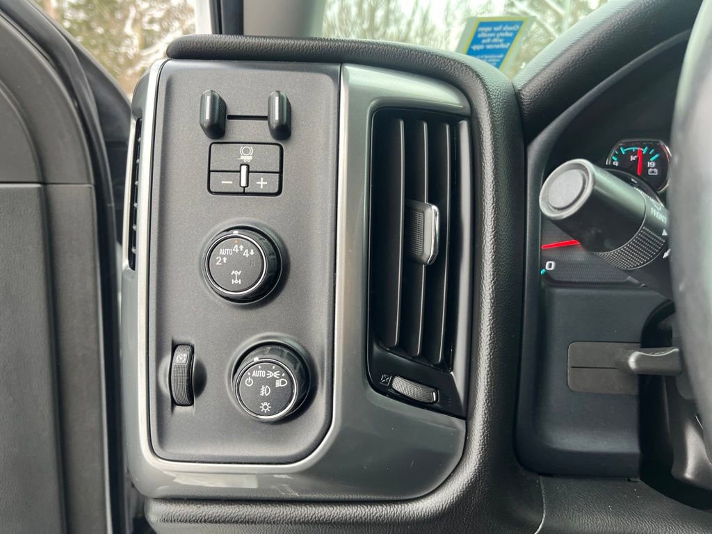 Used 2017 Chevrolet Silverado 1500 LT w/ All Star Edition image 19