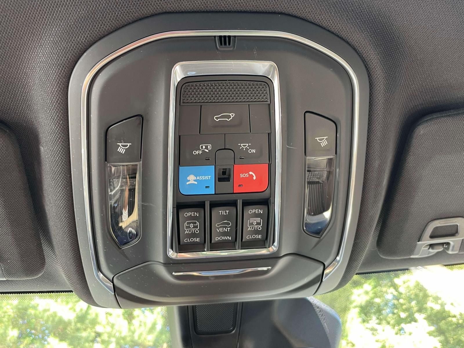 Used 2023 Jeep Grand Cherokee L Limited w/ Trailer Tow Group (B) RWD image 31