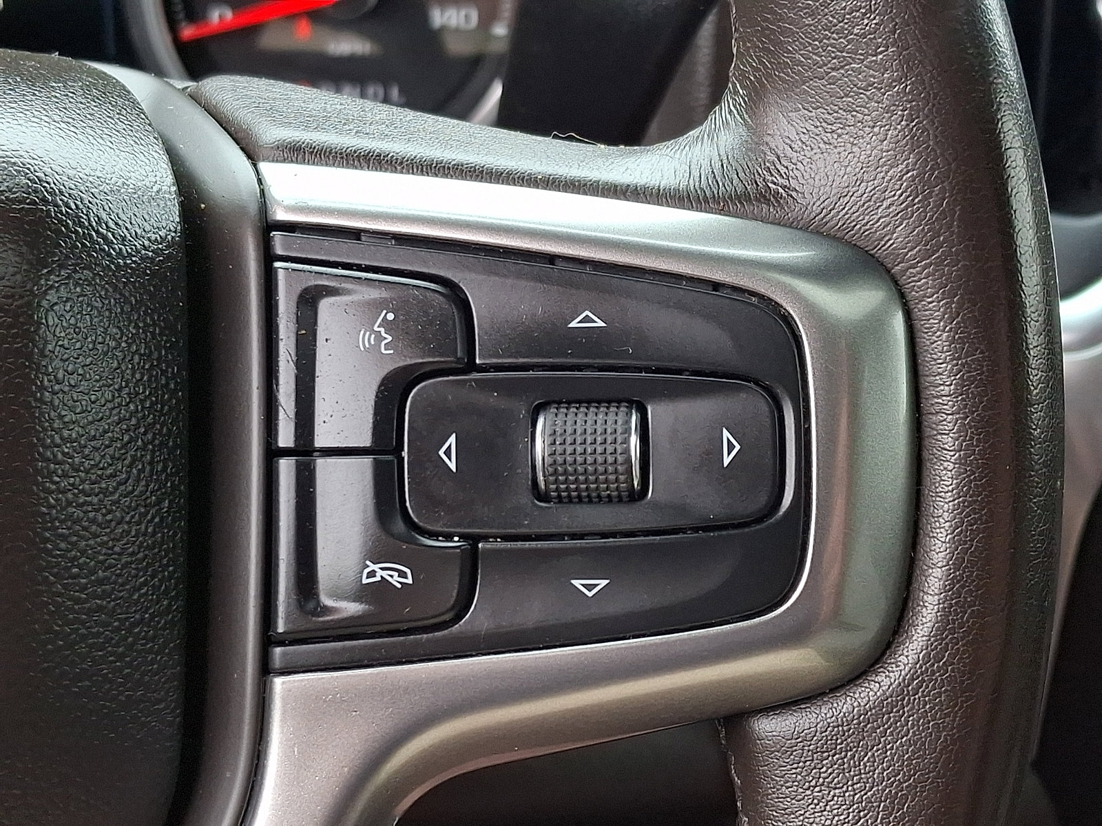 Used 2021 Chevrolet Silverado 1500 LTZ w/ Technology Package AWD/4WD image 23