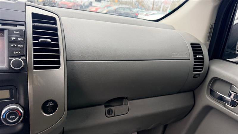 Used 2013 Nissan Frontier SL image 26