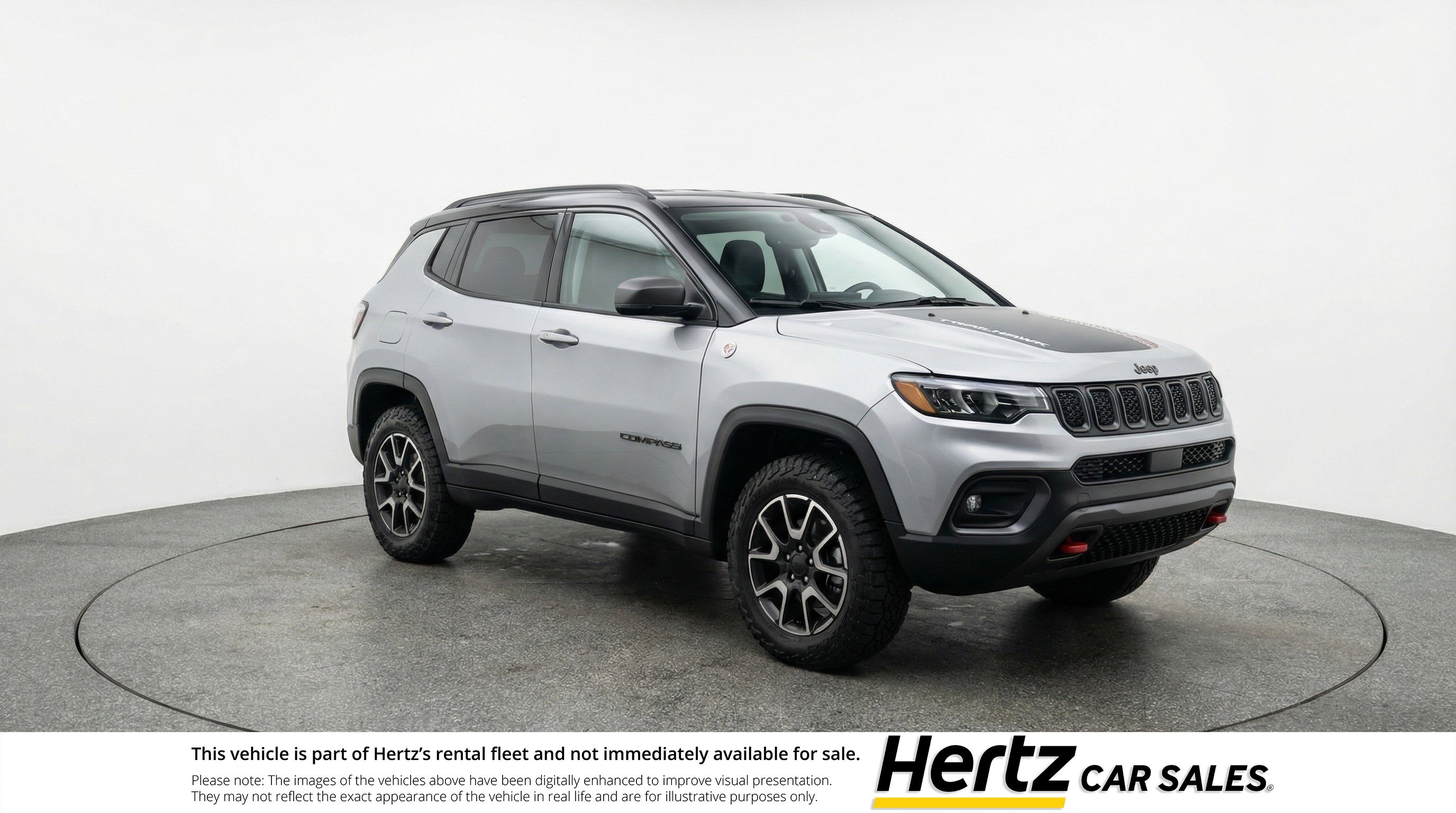 Used 2025 Jeep Compass Trailhawk image 1