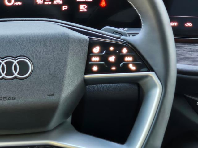 Used 2025 Audi Q5 Premium w/ Convenience Package image 17