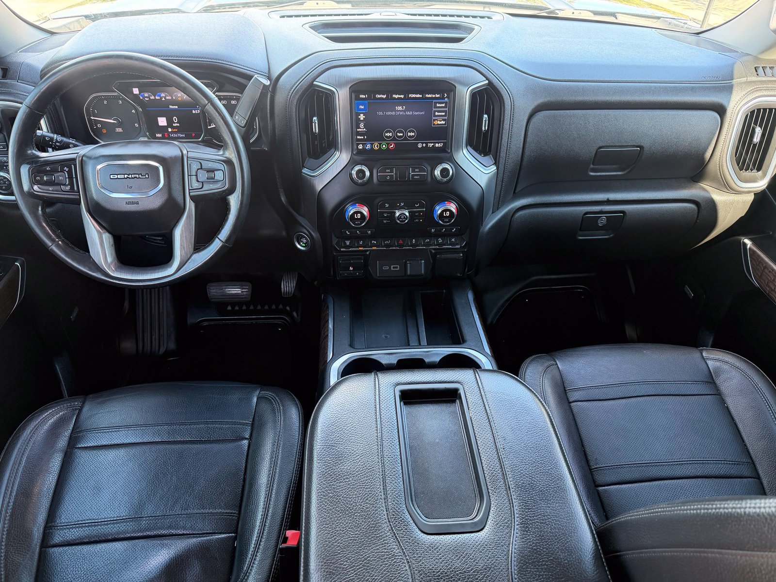 Used 2021 GMC Sierra 2500 Denali w/ Denali Black Diamond Edition AWD/4WD image 18