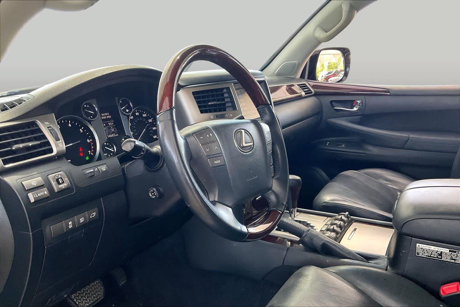 Used 2015 Lexus LX 570 4WD image 18