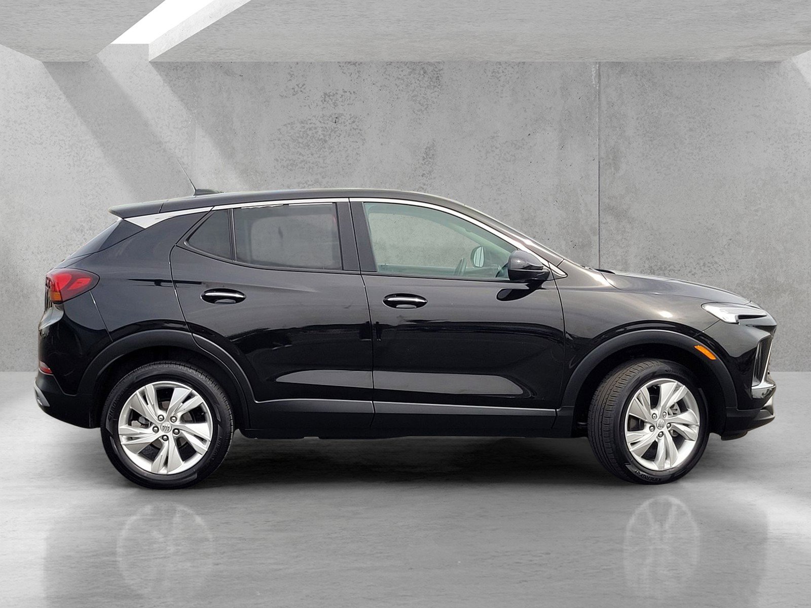 Used 2025 Buick Encore GX Preferred image 3