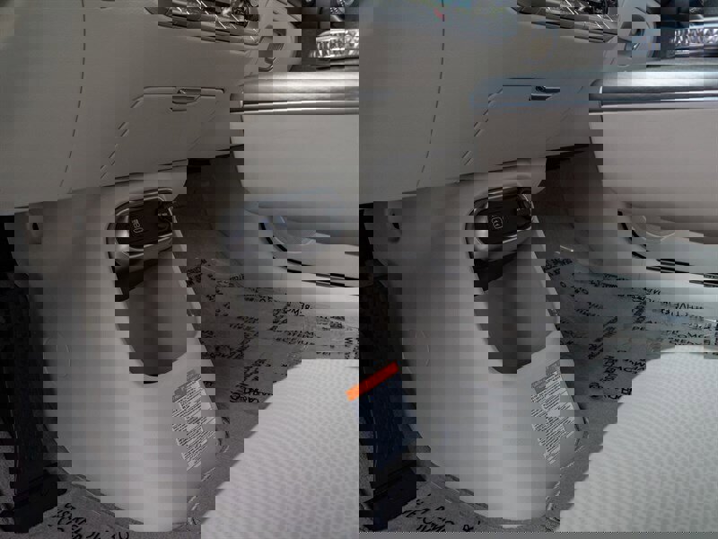 Used 2025 Genesis GV60 RWD image 36