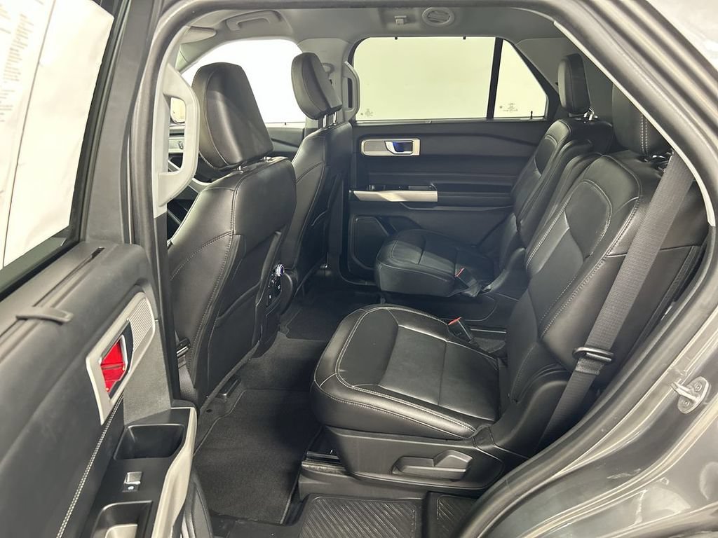 Used 2022 Ford Explorer Limited w/ Equipment Group 301A AWD/4WD image 20