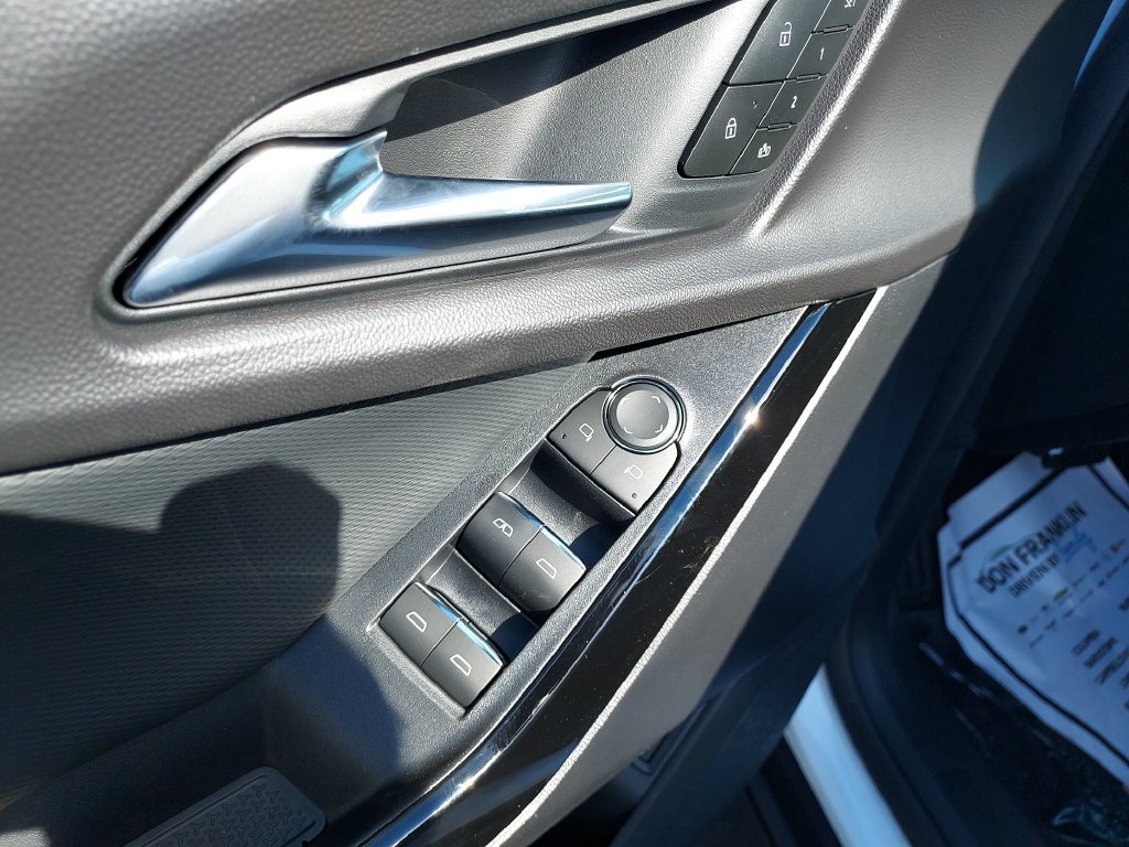 New 2027 Chevrolet Equinox RS w/ Convenience Package III FWD image 11