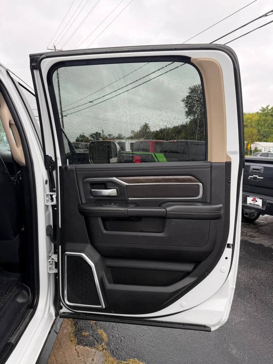 Used 2021 RAM 2500 Laramie AWD/4WD image 18