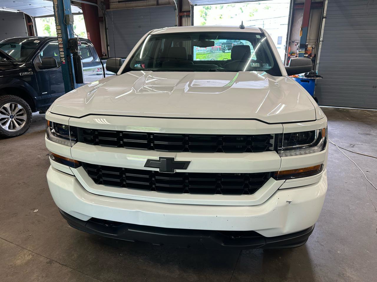 Used 2018 Chevrolet Silverado 1500 Custom w/ Custom Value Package AWD/4WD image 3