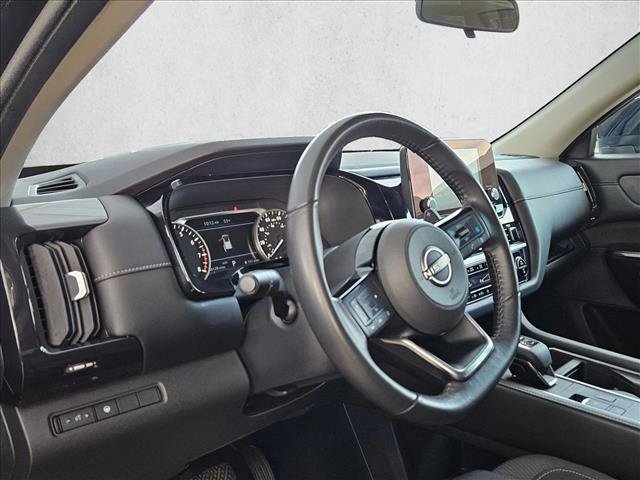 Used 2022 Nissan Pathfinder SV image 9