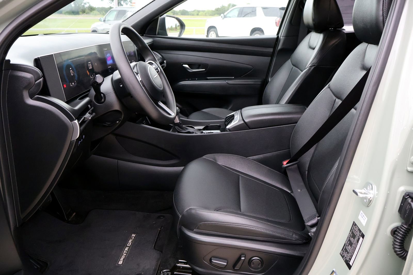 Used 2025 Hyundai Santa Cruz SEL FWD image 17
