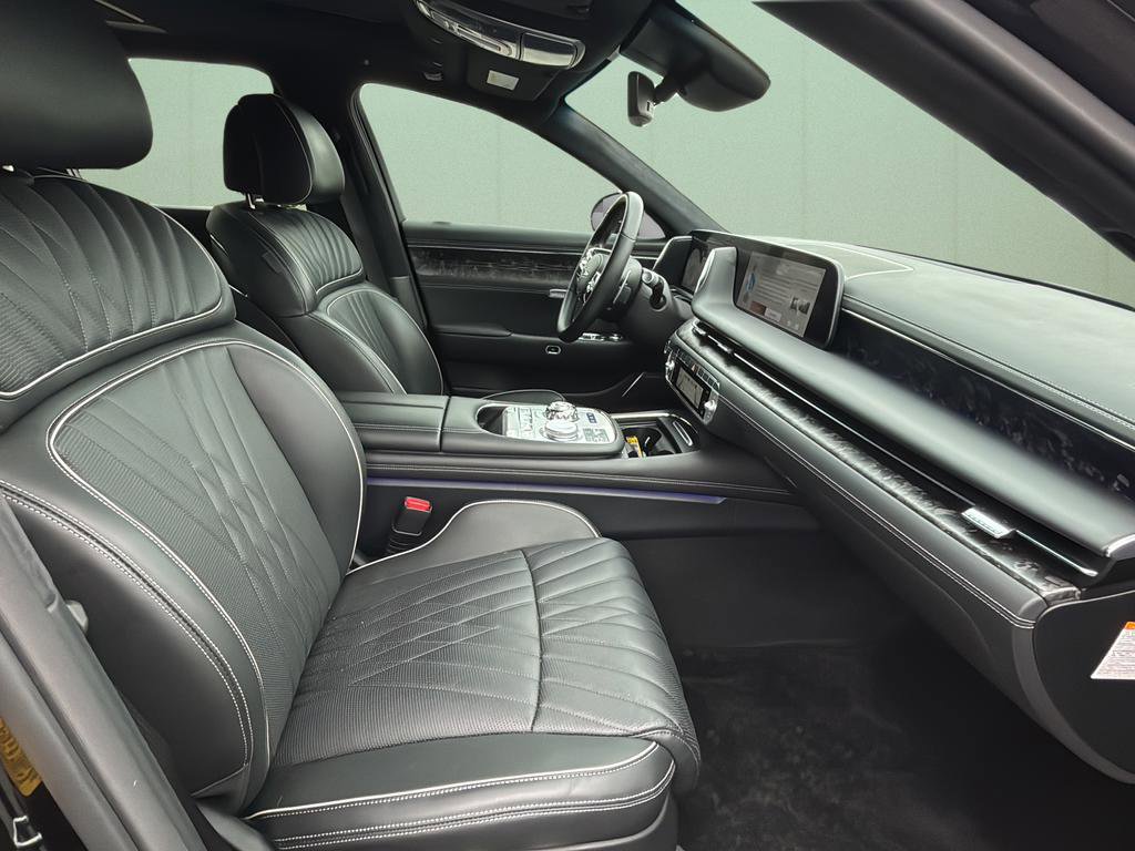 Used 2024 Genesis G90 3.5T image 40