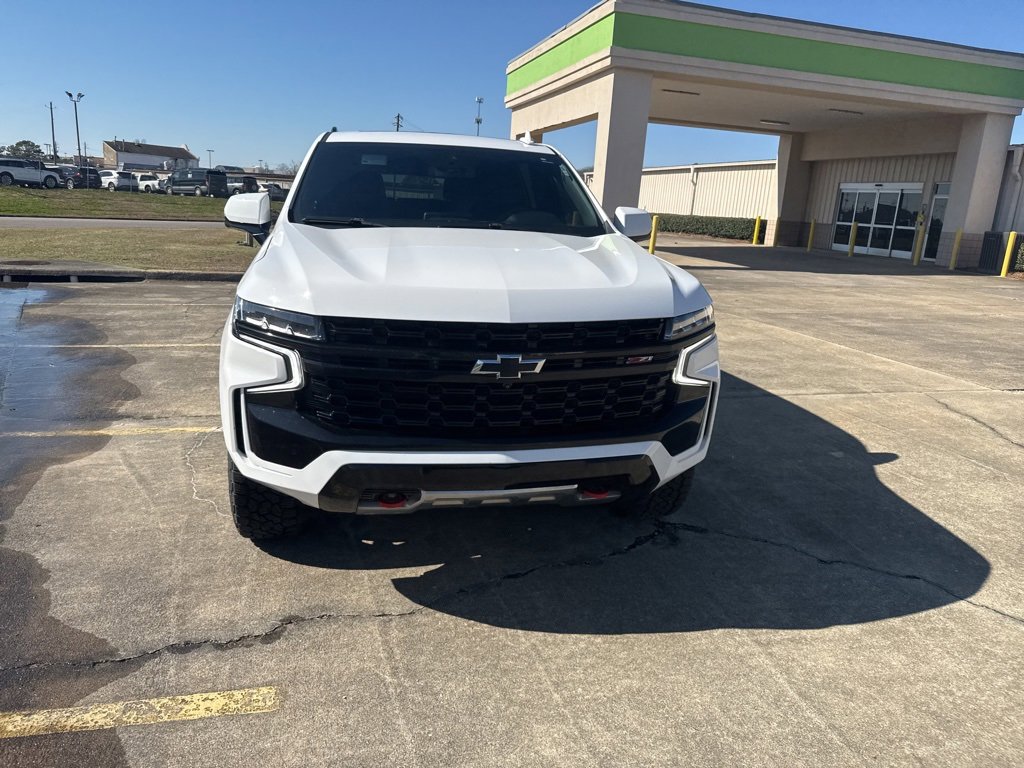 Used 2023 Chevrolet Suburban Z71 w/ Luxury Package image 3