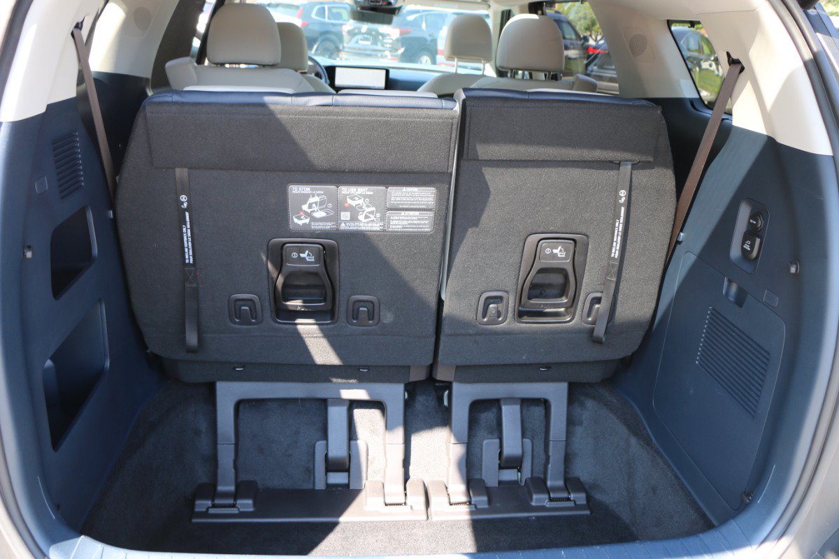 Used 2025 Kia Carnival SX Prestige FWD image 36