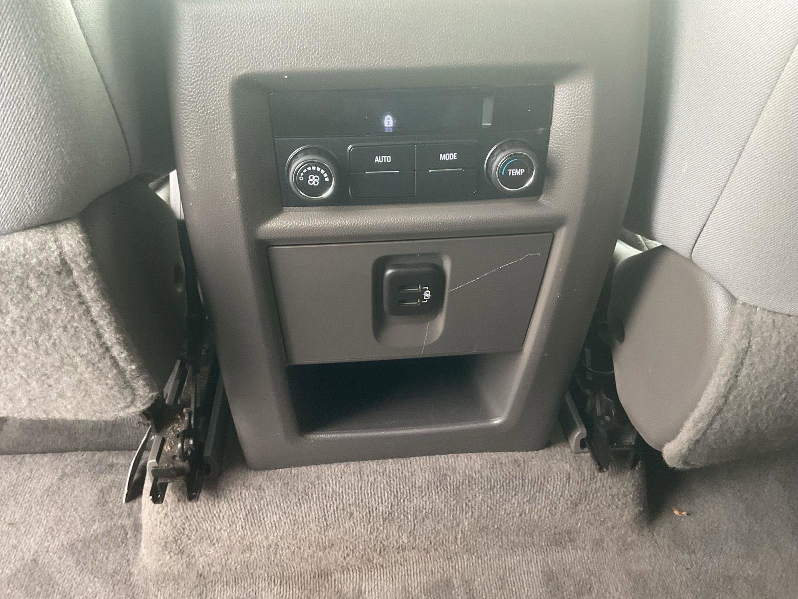Used 2020 Chevrolet Traverse LT image 21