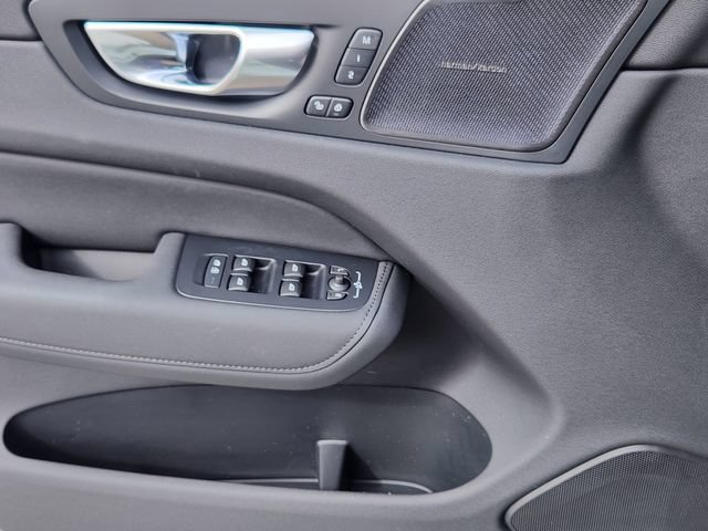 New 2026 Volvo XC60 B5 Plus w/ Climate Package AWD/4WD image 9