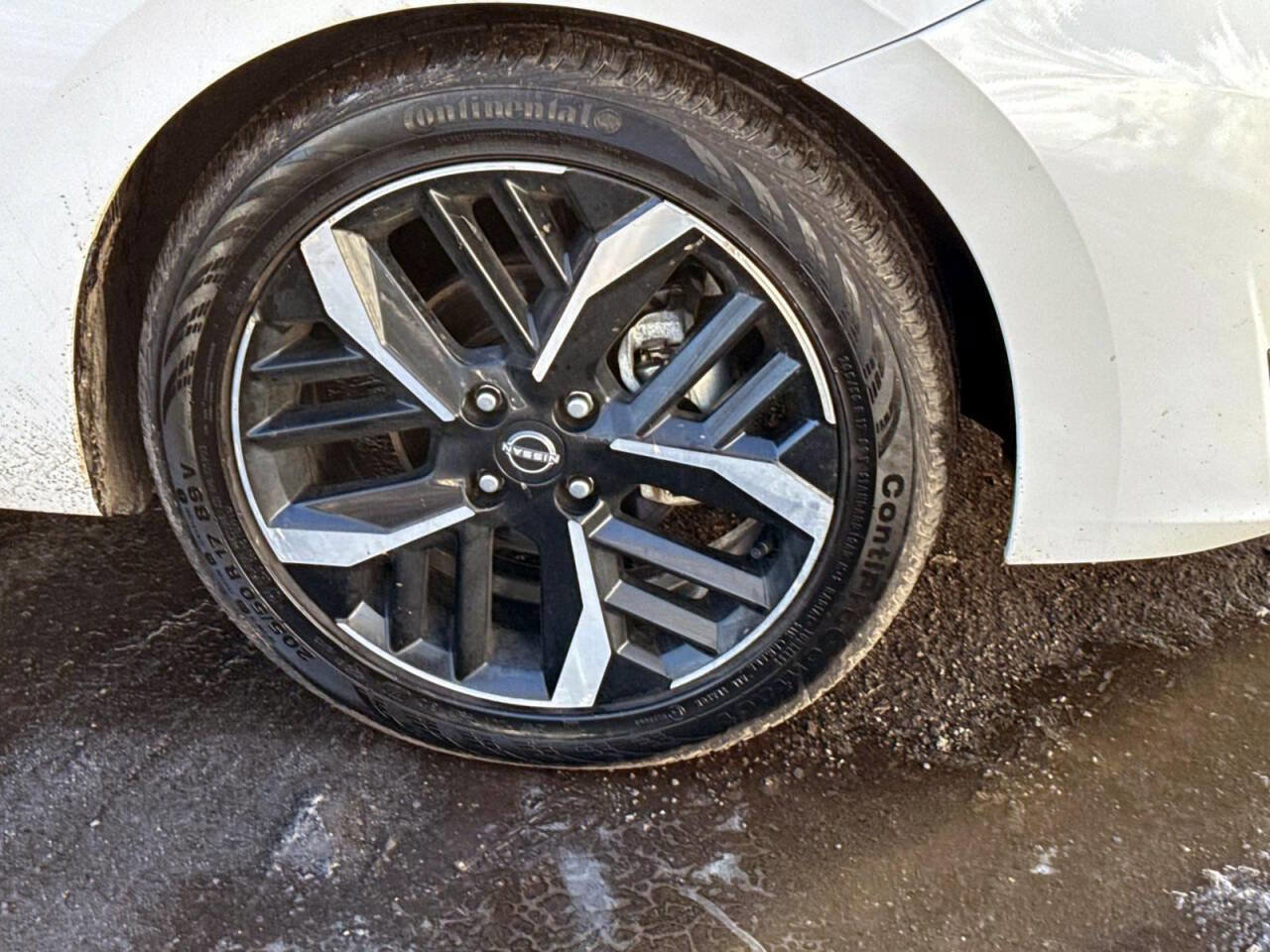 Used 2023 Nissan Versa SR w/ Trunk Package image 6