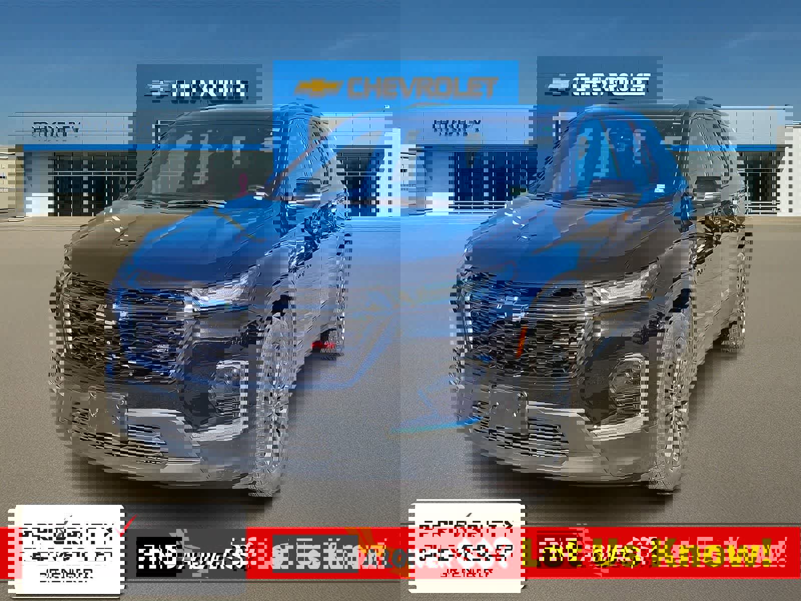 Used 2023 Chevrolet Traverse RS image 1