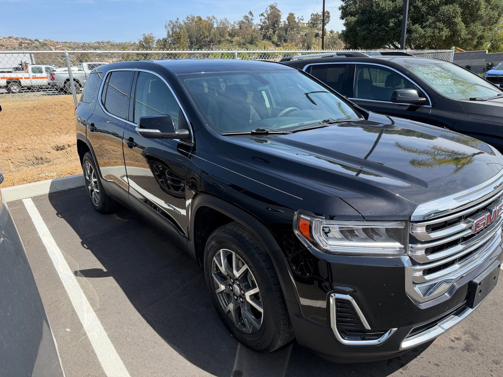Used 2021 GMC Acadia SLE w/ LPO, Cargo Package image 3