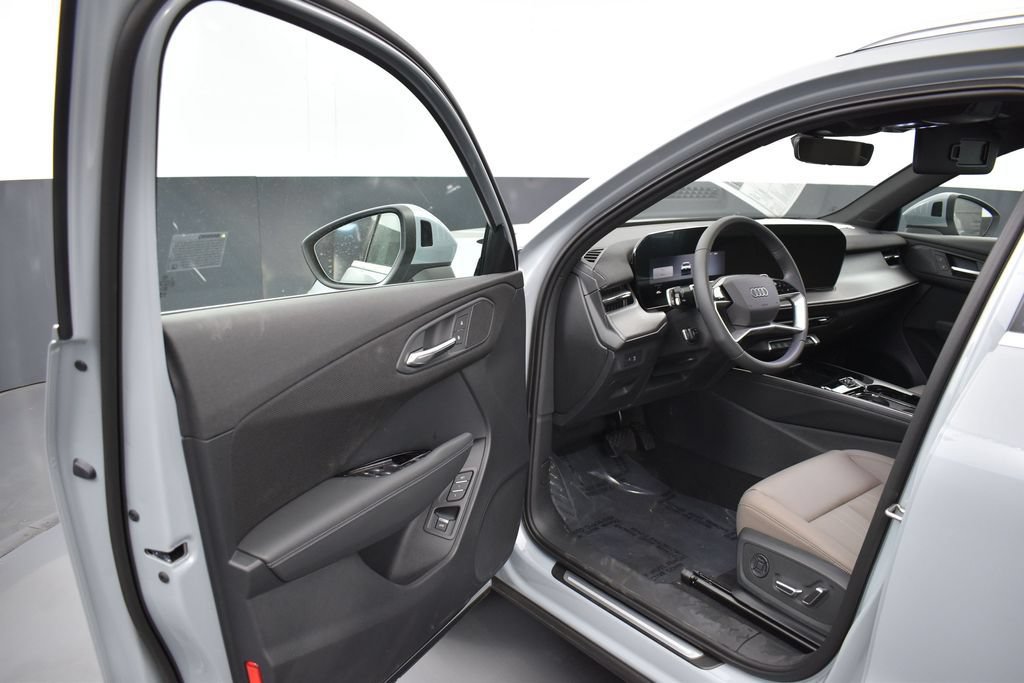 New 2026 Audi Q3 quattro 2.0T AWD/4WD image 5