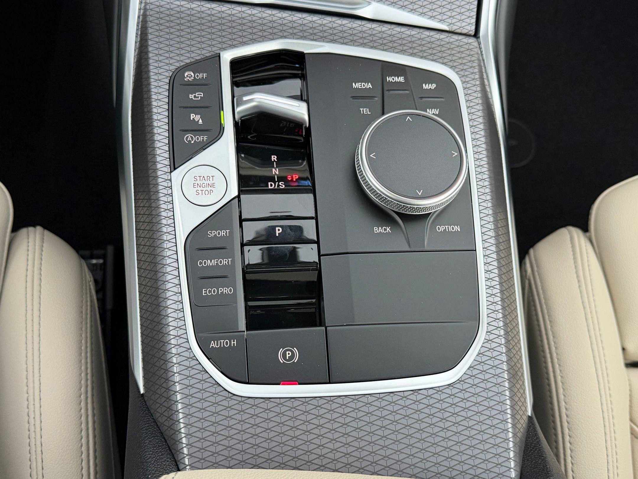 New 2026 BMW 330i Sedan w/ Premium Package image 17
