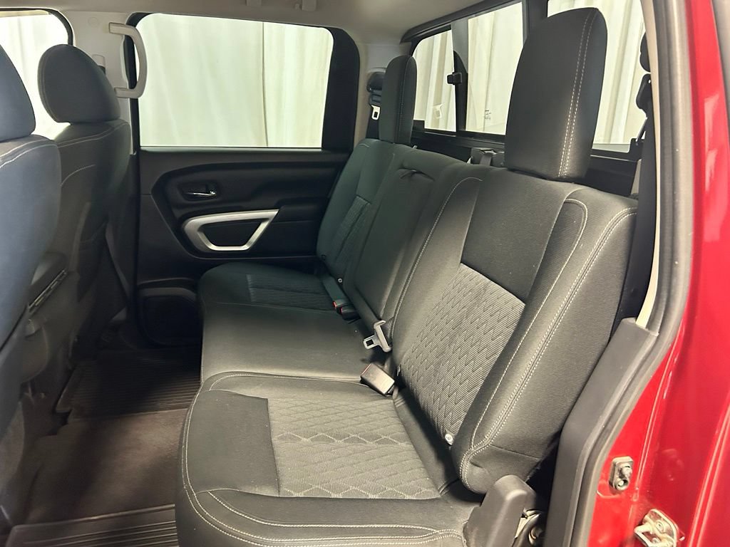 Used 2018 Nissan Titan SV AWD/4WD image 18
