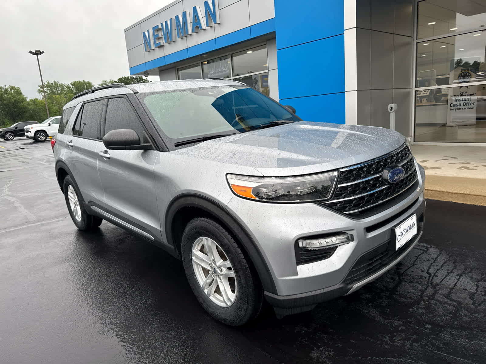 Used 2020 Ford Explorer XLT w/ Equipment Group 202A AWD/4WD image 1