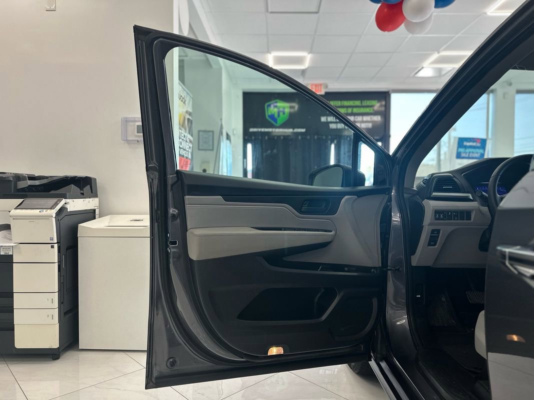 Used 2018 Honda Odyssey EX image 39