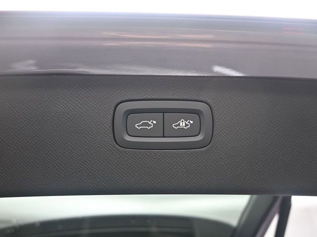 New 2026 Volvo XC90 B6 Plus w/ Protection Package Premier image 33