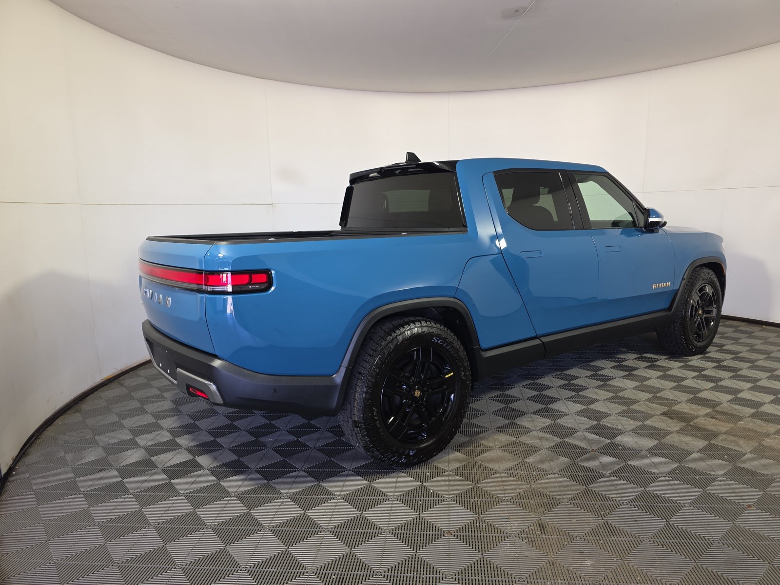 Used 2022 Rivian R1T Launch Edition AWD/4WD image 5