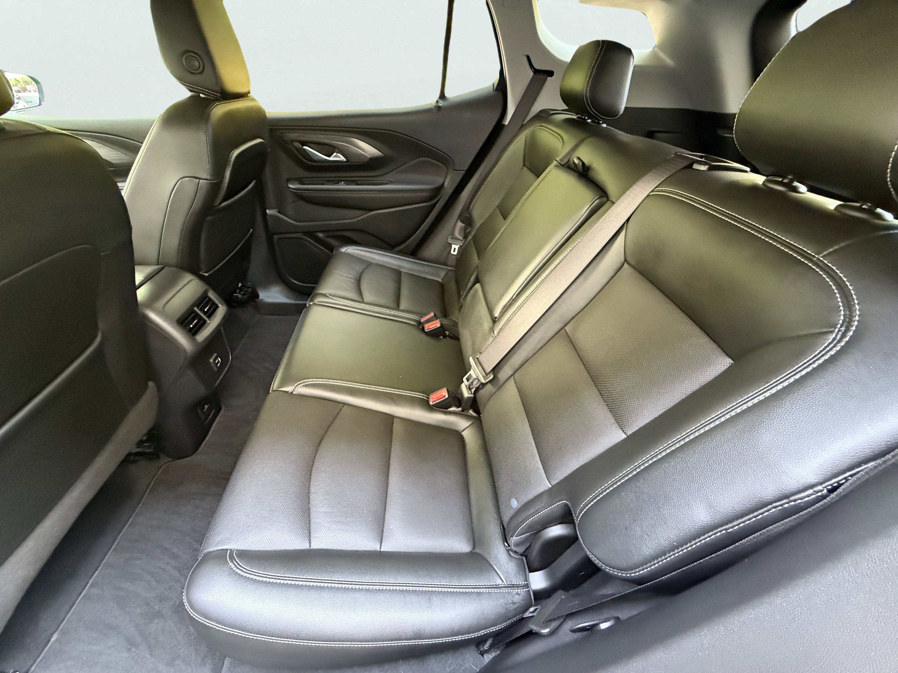 Used 2022 GMC Terrain SLT image 15