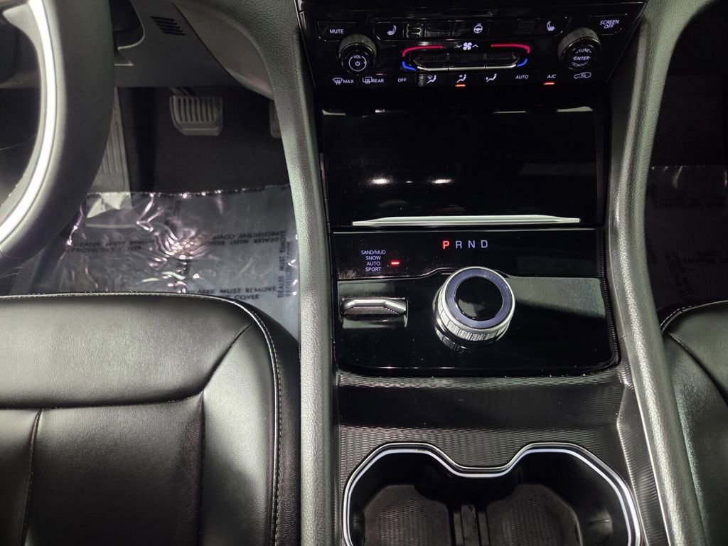 Certified 2025 Jeep Grand Cherokee Limited w/ MOPAR Finishing Package AWD/4WD image 16