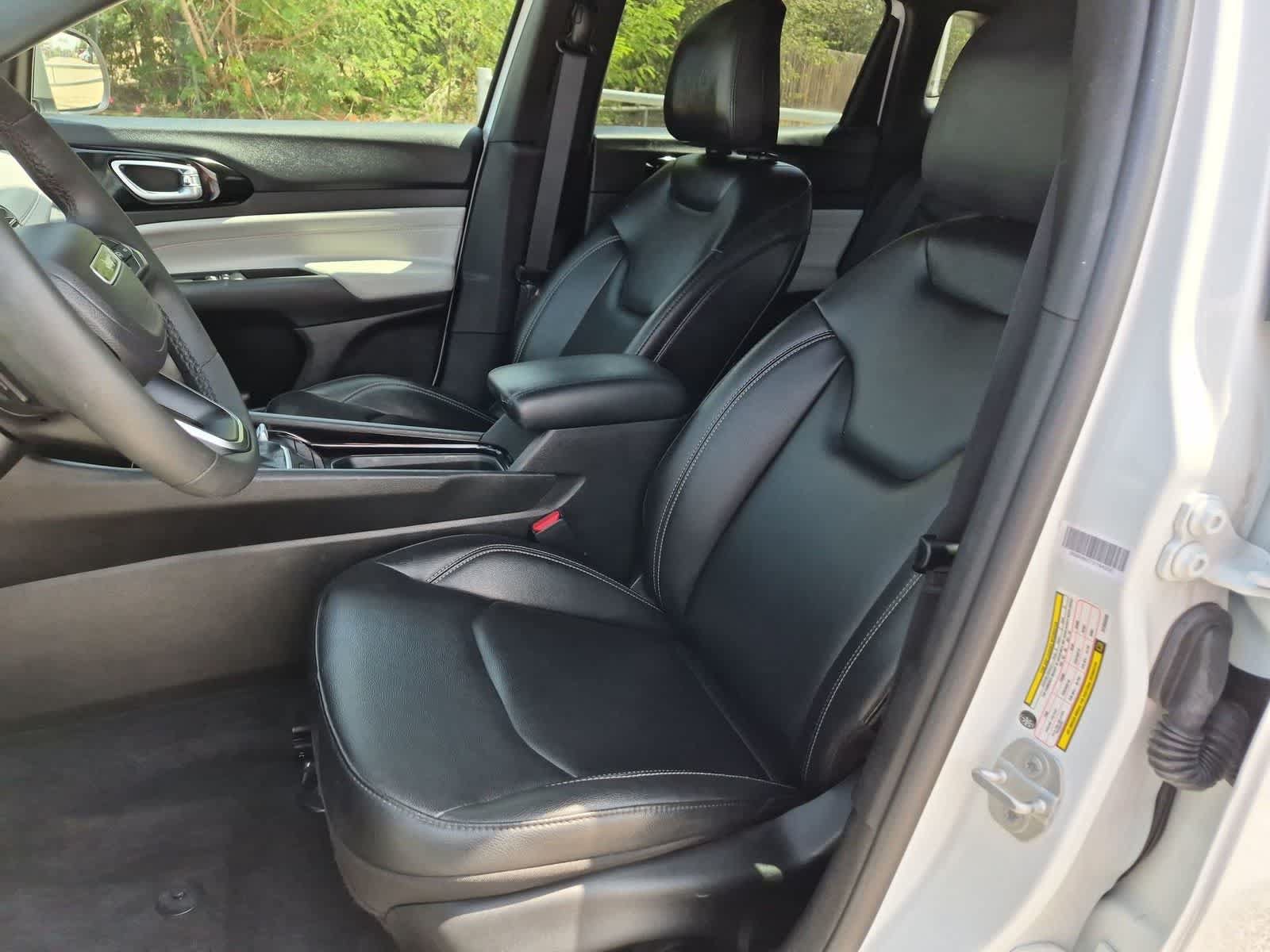 Used 2025 Jeep Compass Limited AWD/4WD image 18