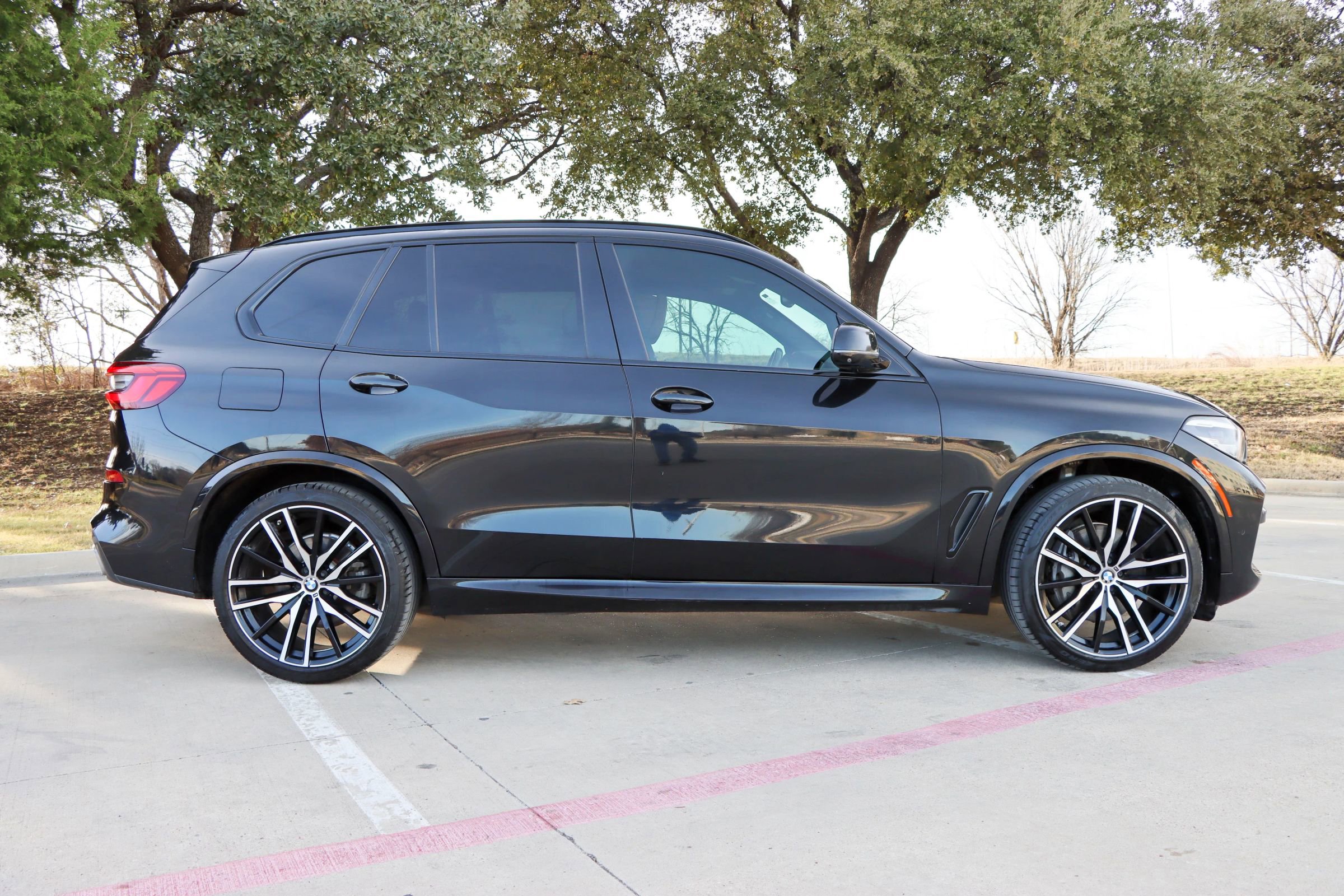 Used 2019 BMW X5 xDrive50i w/ M Sport Package image 8