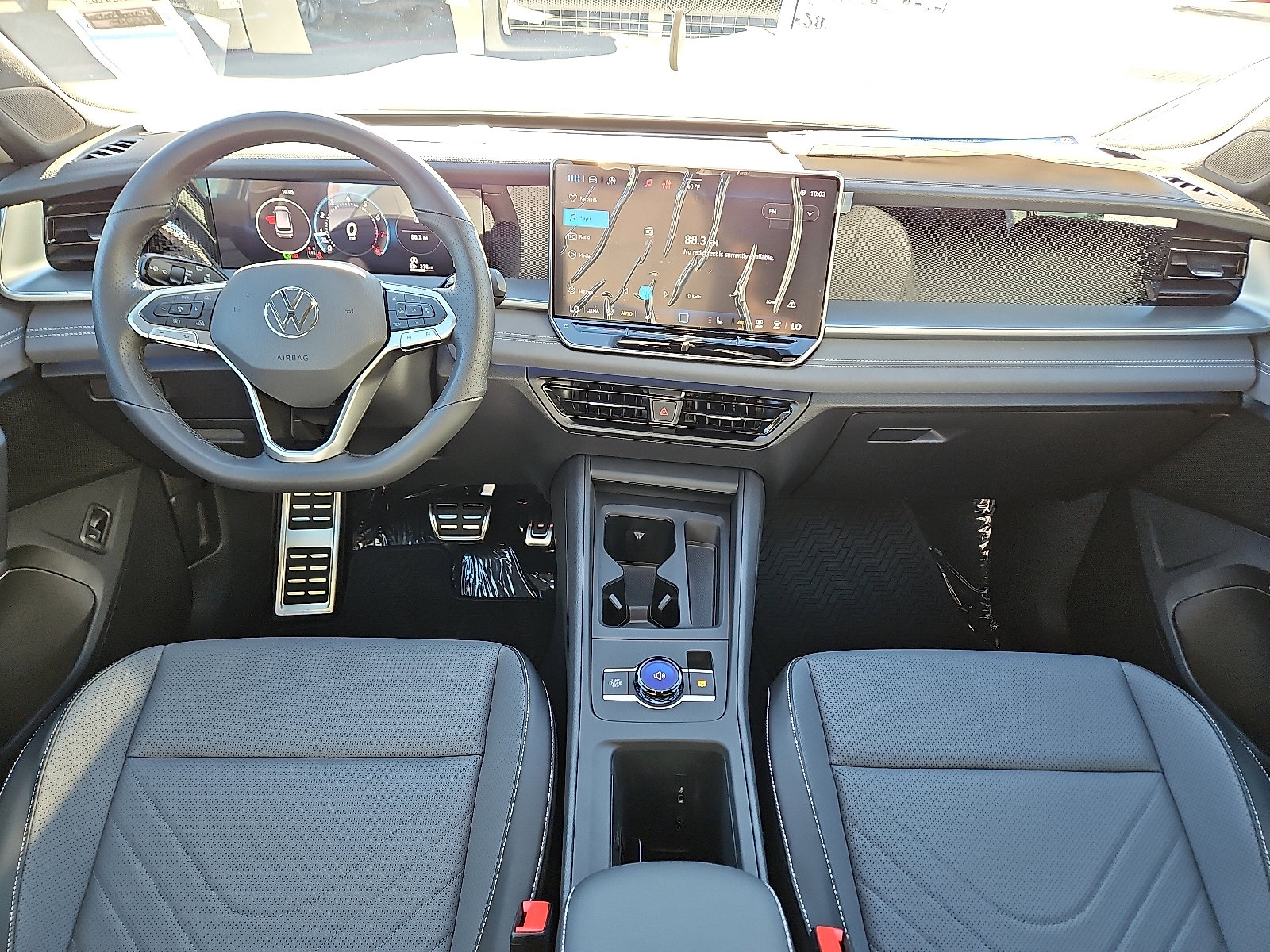 New 2026 Volkswagen Tiguan SE R-Line image 9