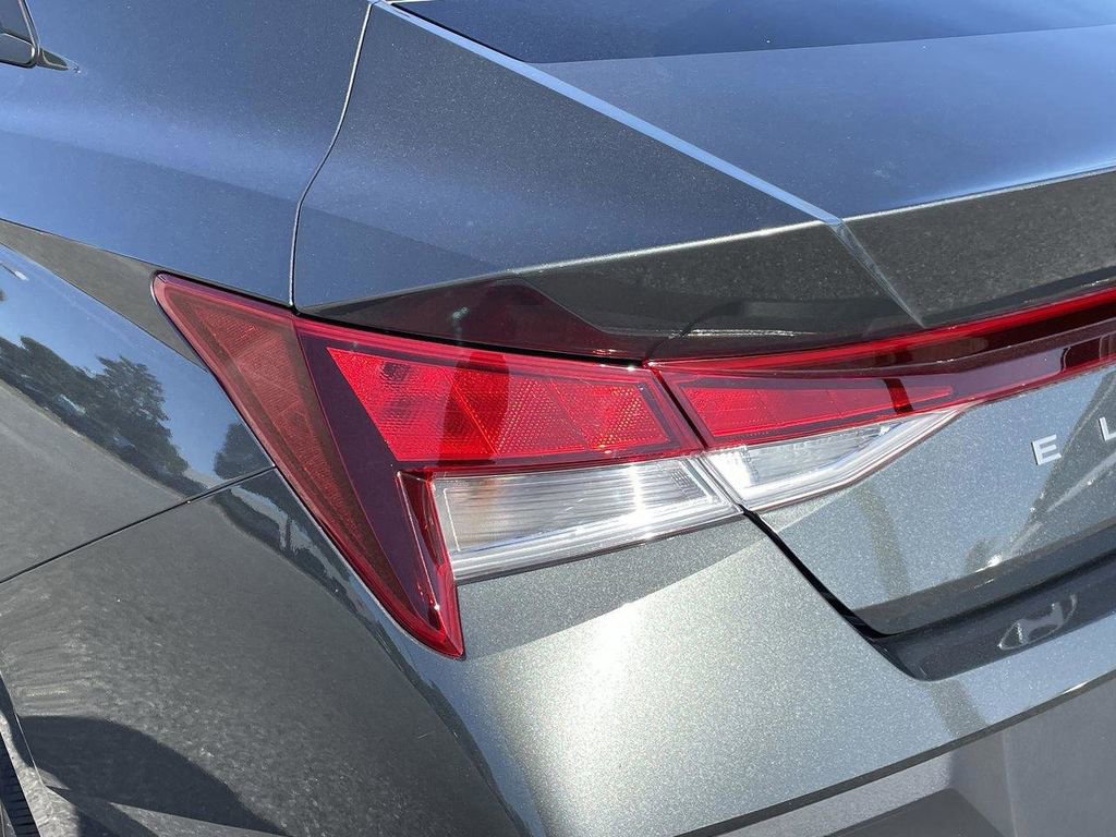 Certified 2024 Hyundai Elantra SE FWD image 34