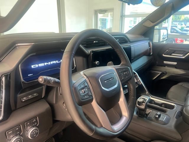 Used 2025 GMC Sierra 1500 Denali w/ Denali Reserve Package AWD/4WD image 13