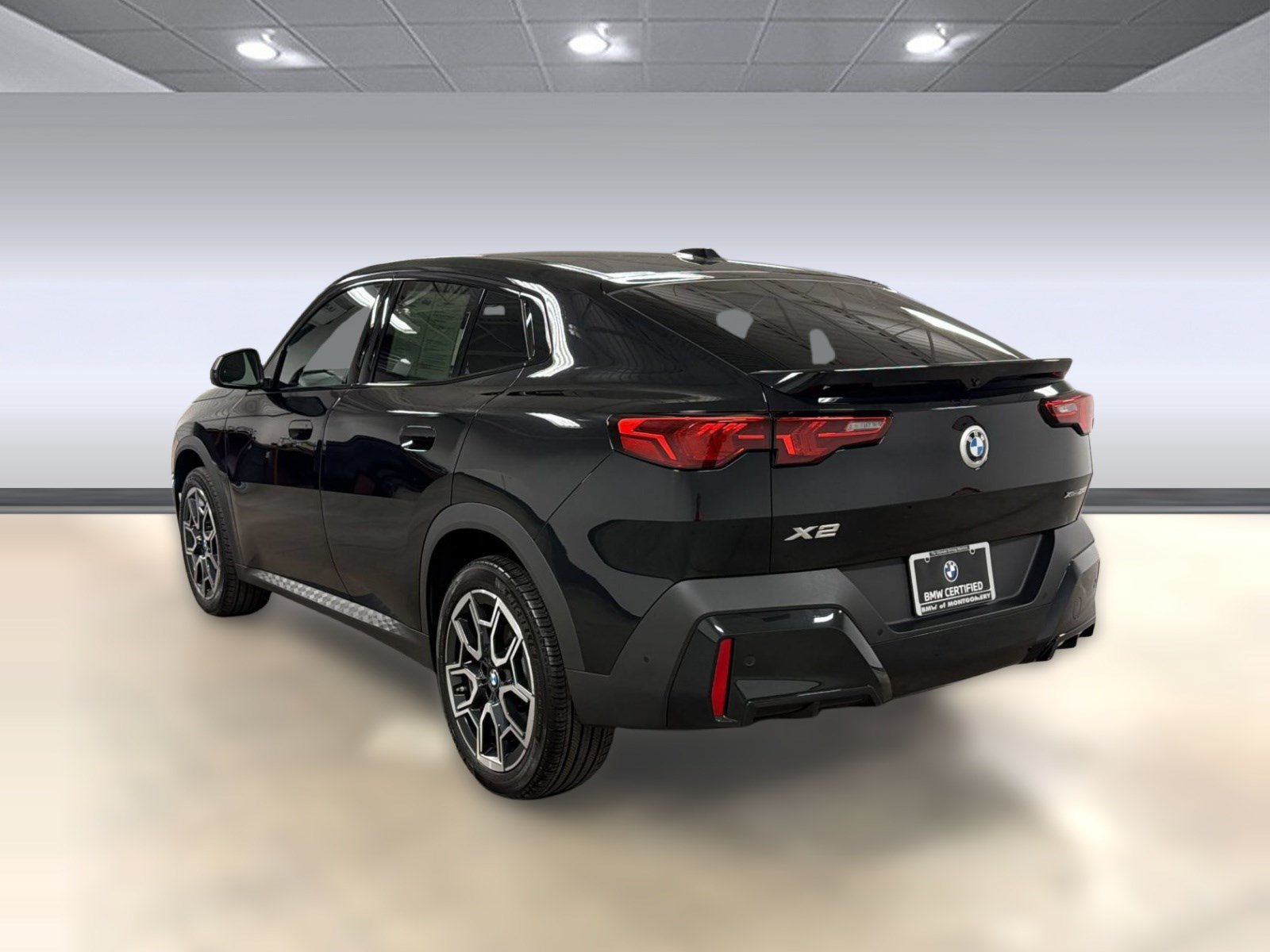 Certified 2025 BMW X2 xDrive28i AWD/4WD image 3