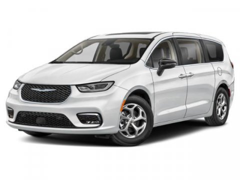 Used 2026 Chrysler Pacifica Pinnacle w/ Trailer Tow Group