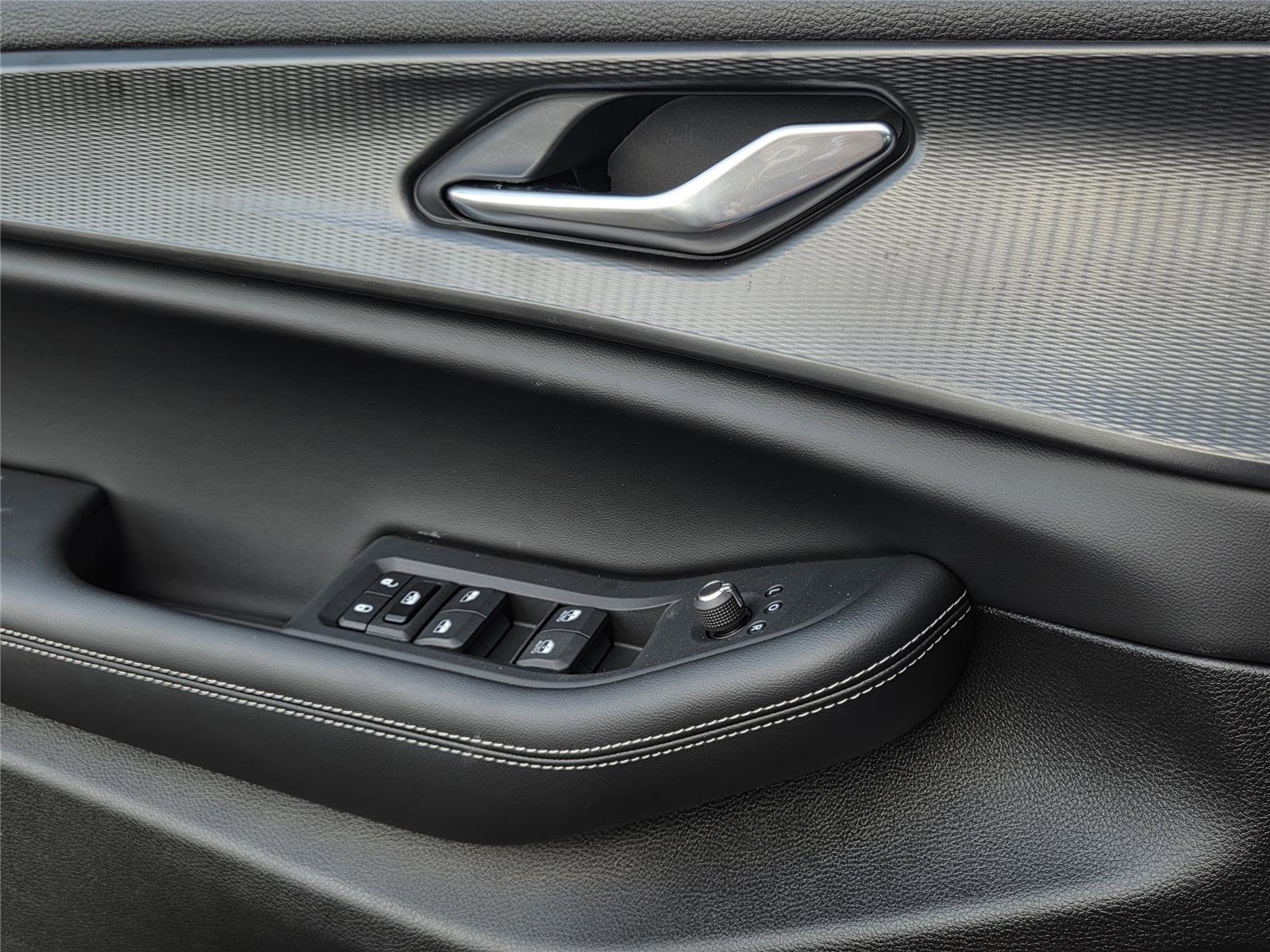 New 2025 Jeep Grand Cherokee Laredo X w/ Luxury Tech Group I image 22